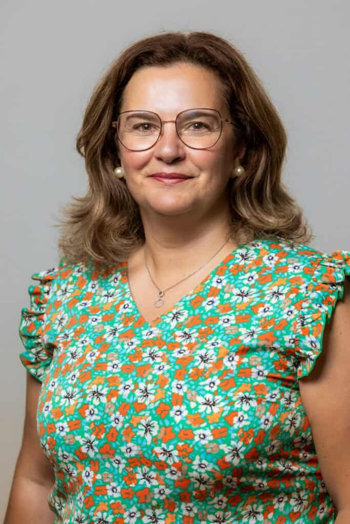 Freguesia de Relva - Junta de Freguesia de Relva Elisabete Melo, Presidente da Junta de Freguesia